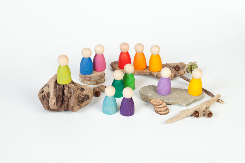 Grapat 12 Nins Houten popjes: regenboogkleuren